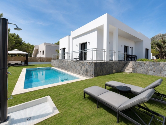 Contemporary villa with private pool in Santa Clara, Altea, Costa Blanca