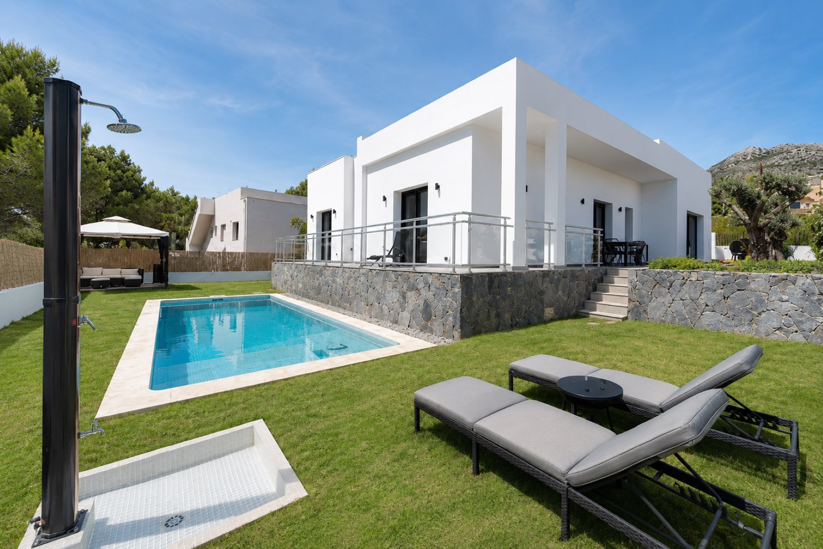 Villa for Sale in Santa Clara, Altea | Contemporary 4-Bed Home Contemporary villa with private pool in Santa Clara, Altea, Costa Blanca