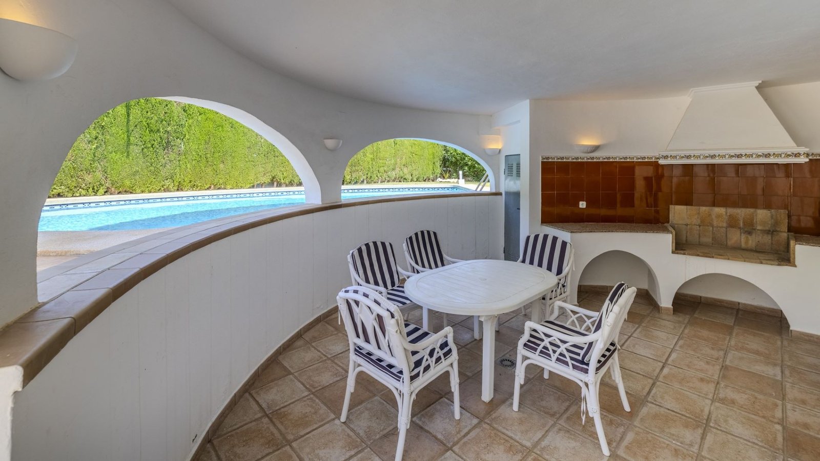 6-bedroom villa for sale in San Nicolás, Dénia, with two independent studios