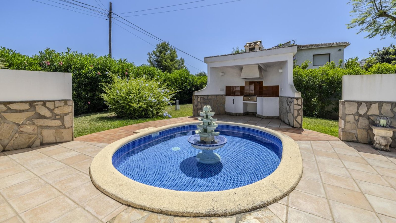 6-bedroom villa for sale in San Nicolás, Dénia, with two independent studios