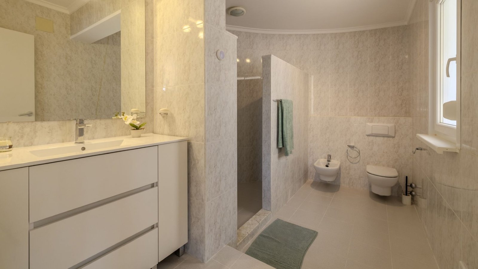 6-bedroom villa for sale in San Nicolás, Dénia, with two independent studios