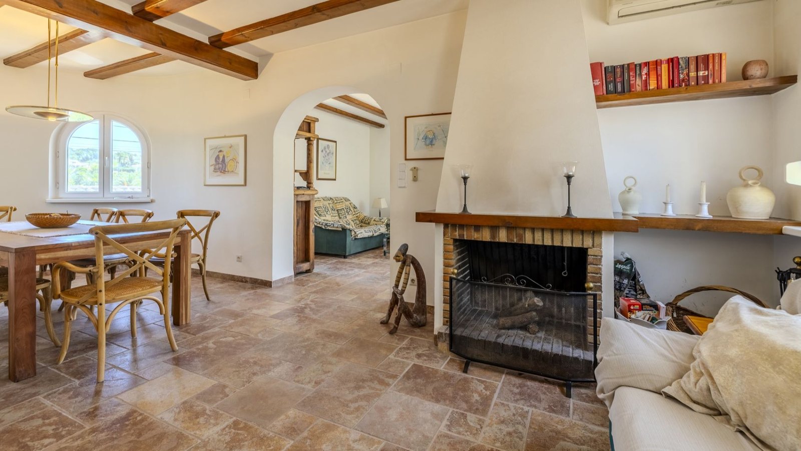 6-bedroom villa for sale in San Nicolás, Dénia, with two independent studios