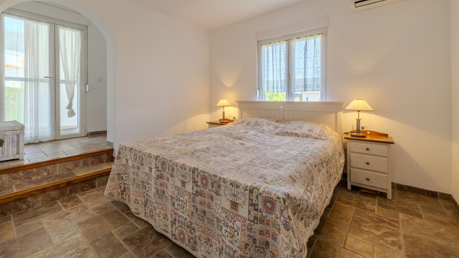 6-bedroom villa for sale in San Nicolás, Dénia, with two independent studios