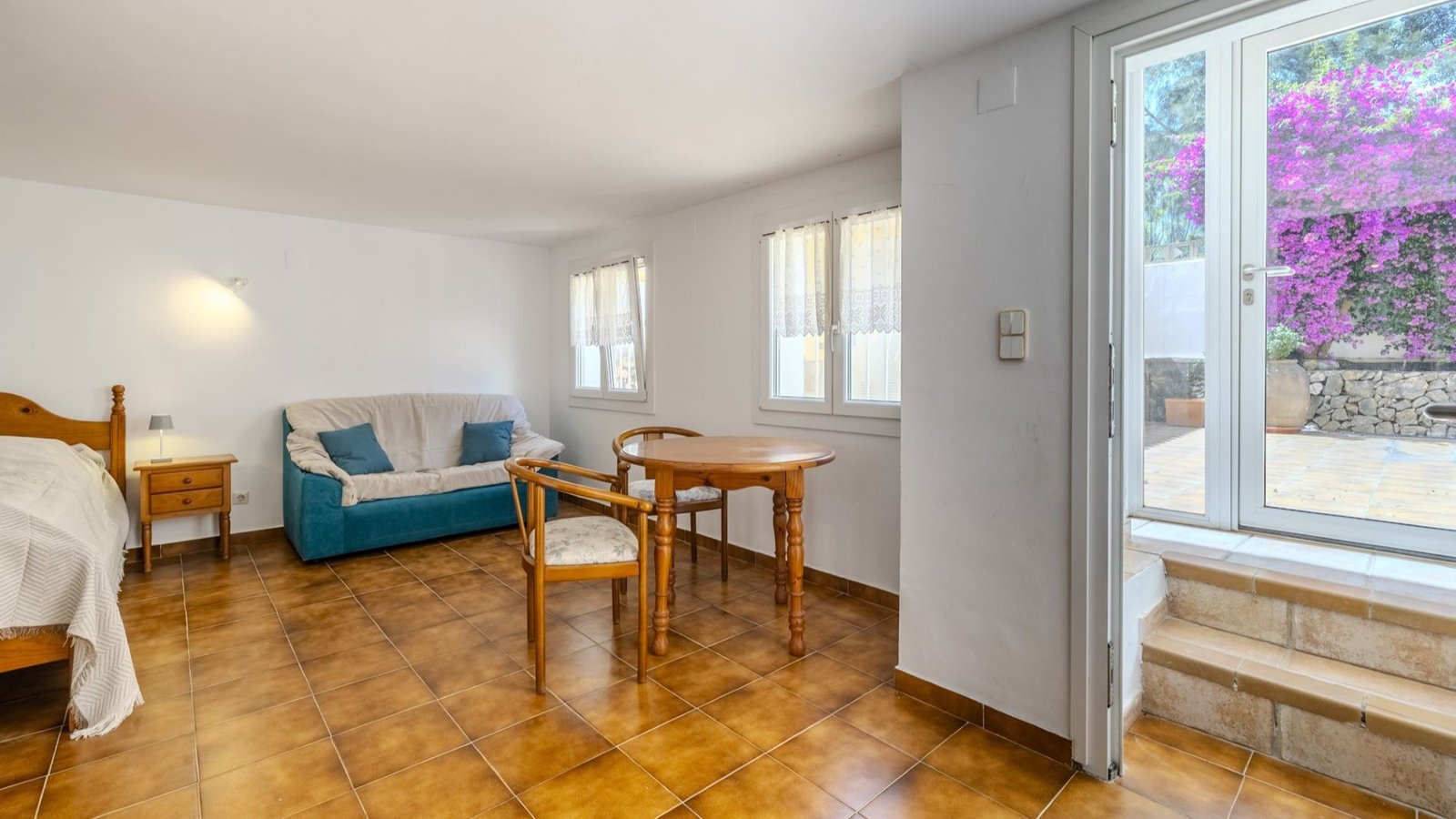 6-bedroom villa for sale in San Nicolás, Dénia, with two independent studios