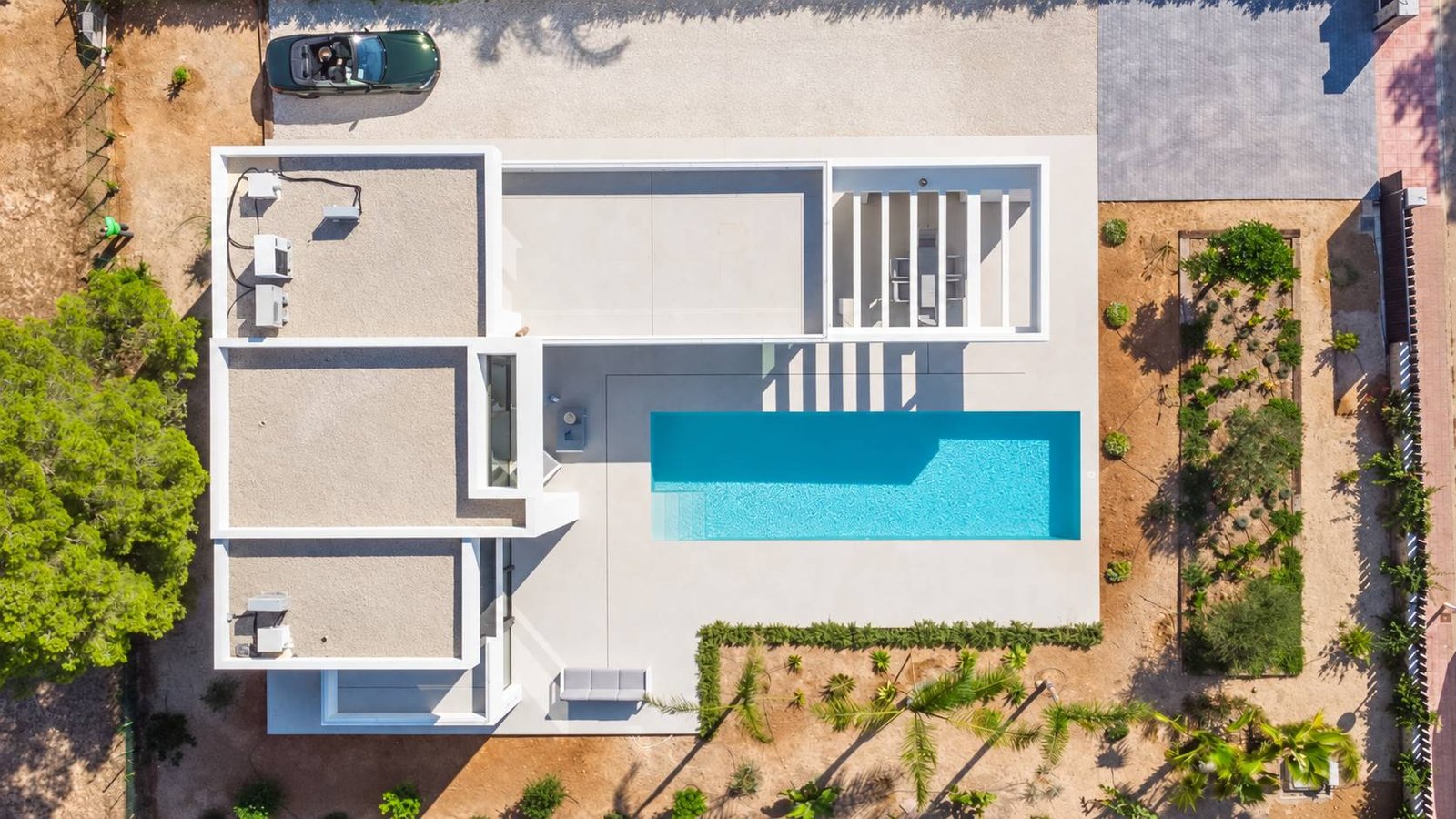 Contemporary 3-bedroom villa for sale in Portitxol, Jávea, with 12-metre heated pool