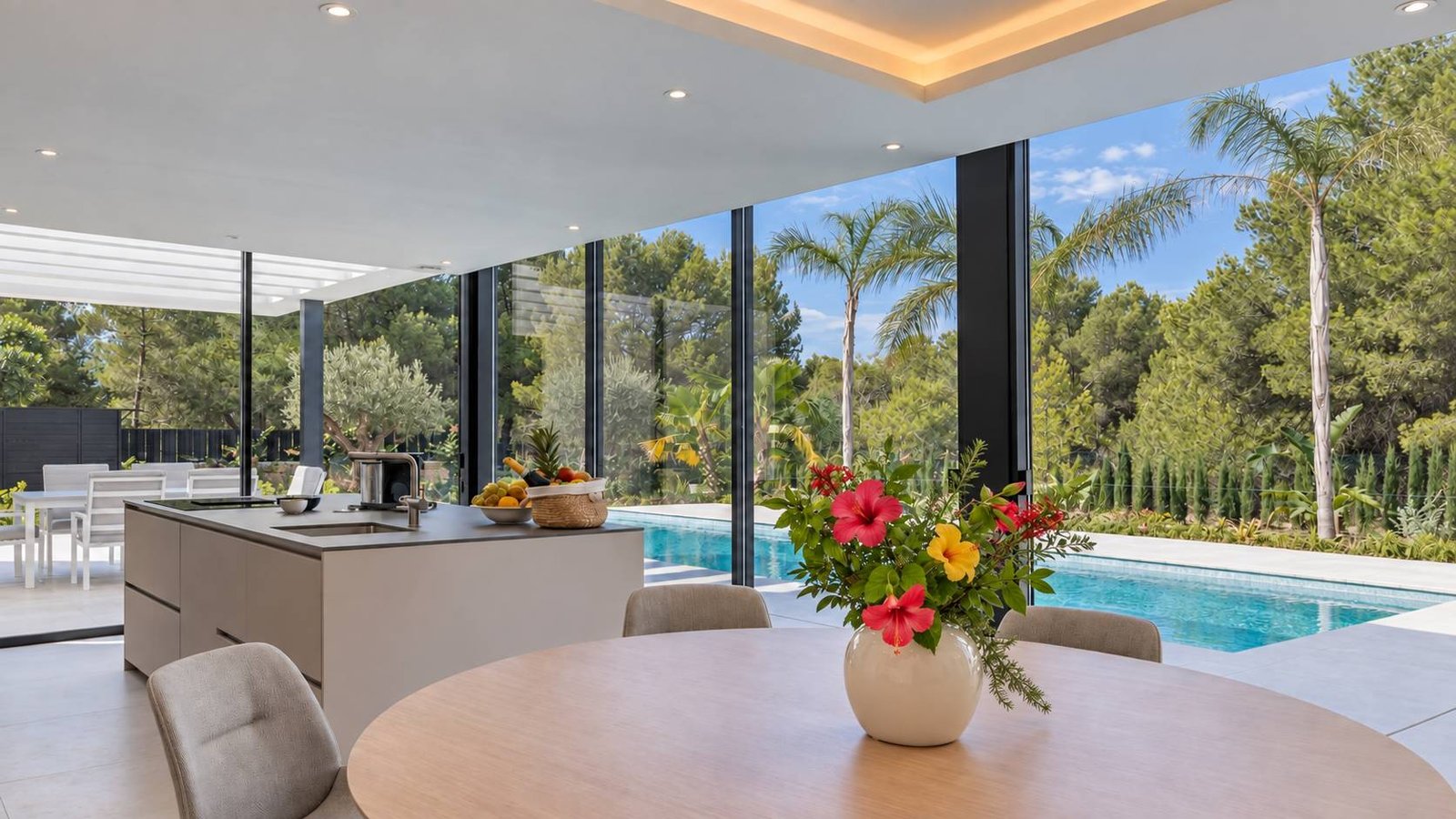 Contemporary 3-bedroom villa for sale in Portitxol, Jávea, with 12-metre heated pool