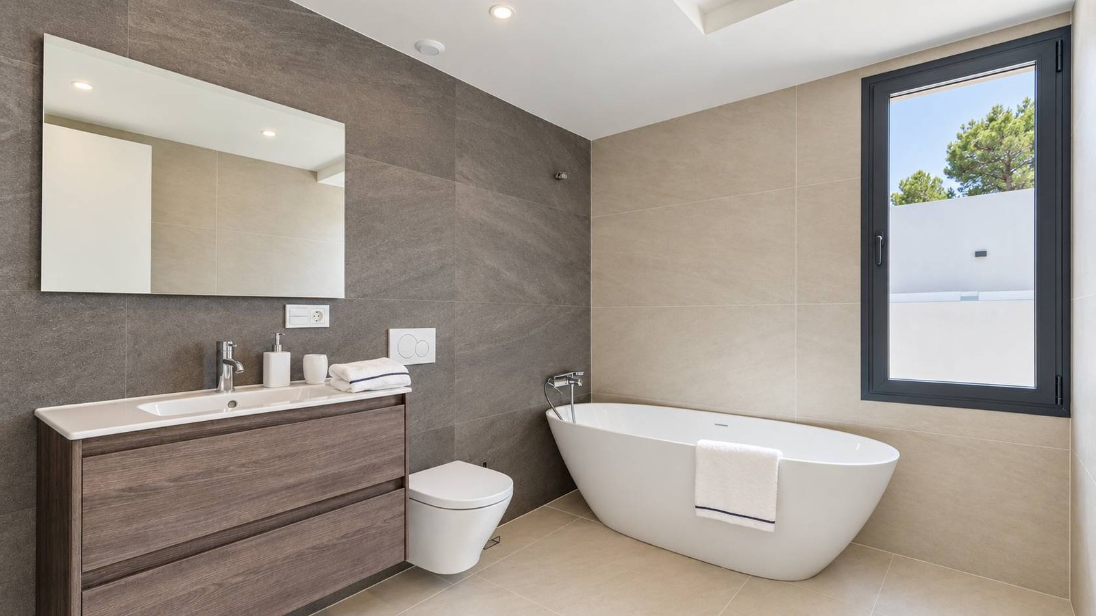Contemporary 3-bedroom villa for sale in Portitxol, Jávea, with 12-metre heated pool