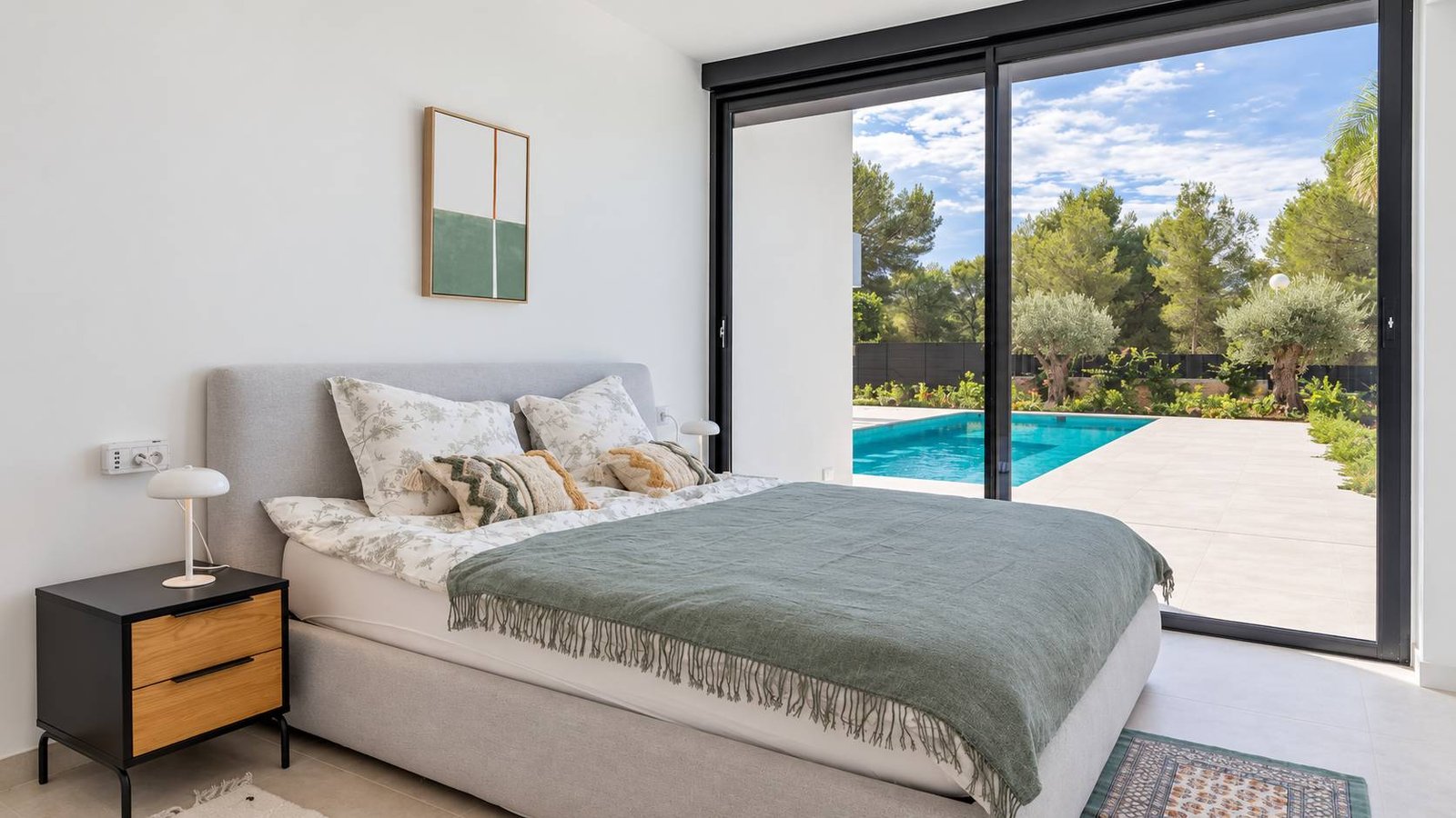 Contemporary 3-bedroom villa for sale in Portitxol, Jávea, with 12-metre heated pool