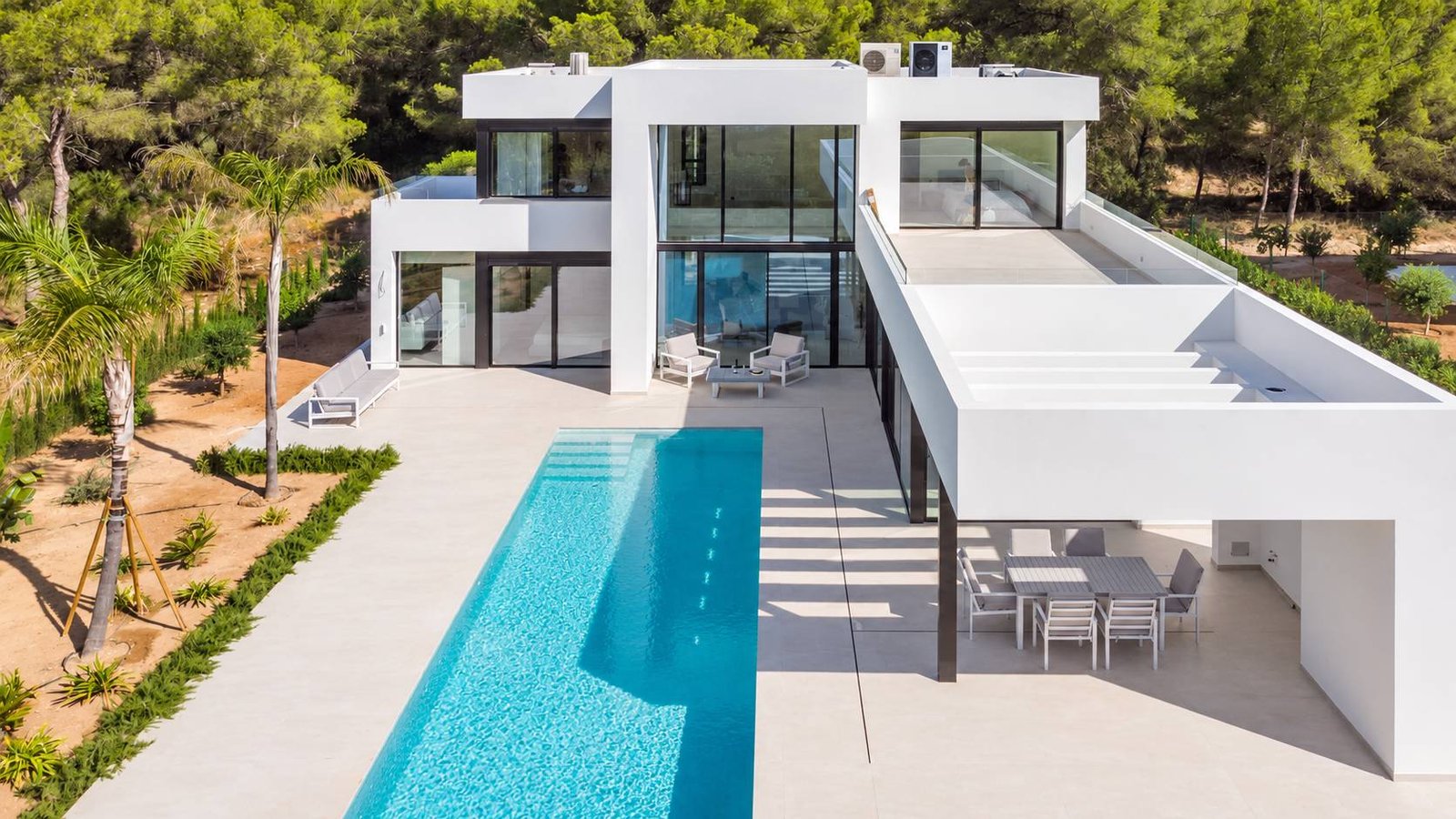Contemporary 3-bedroom villa for sale in Portitxol, Jávea, with 12-metre heated pool