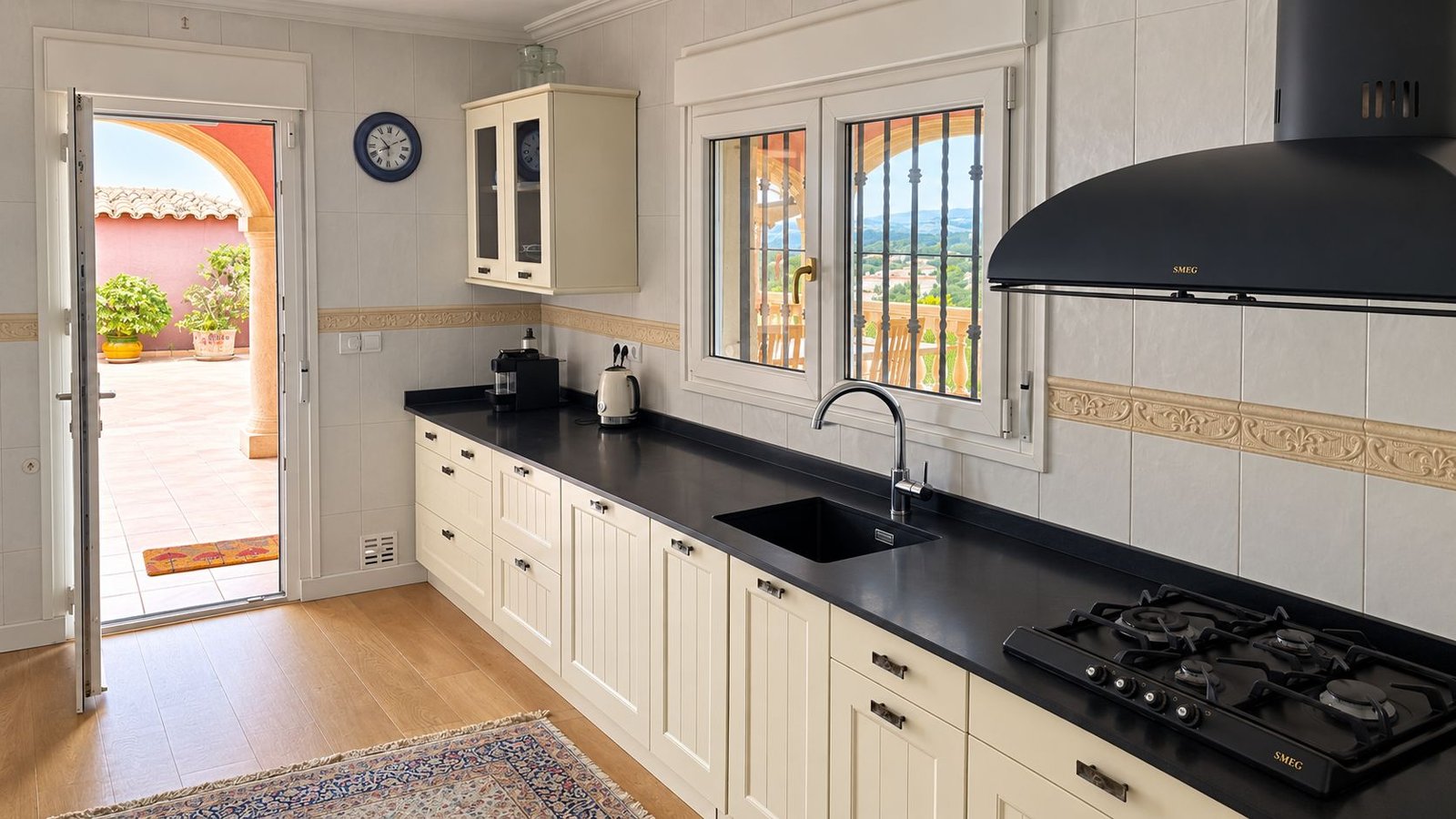 Mediterranean 3-bedroom villa for sale in La Galera, Altea, with private pool