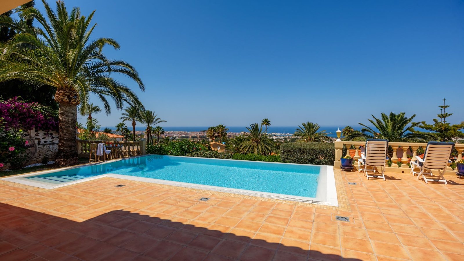 Villa for sale in El Montgó, Dénia, with infinity pool and panoramic sea views