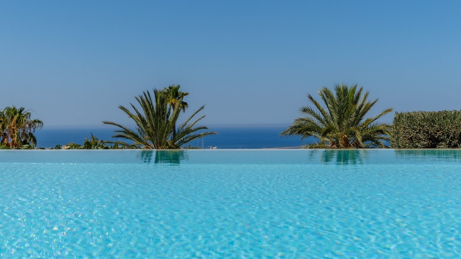 Villa for sale in El Montgó, Dénia, with infinity pool and panoramic sea views